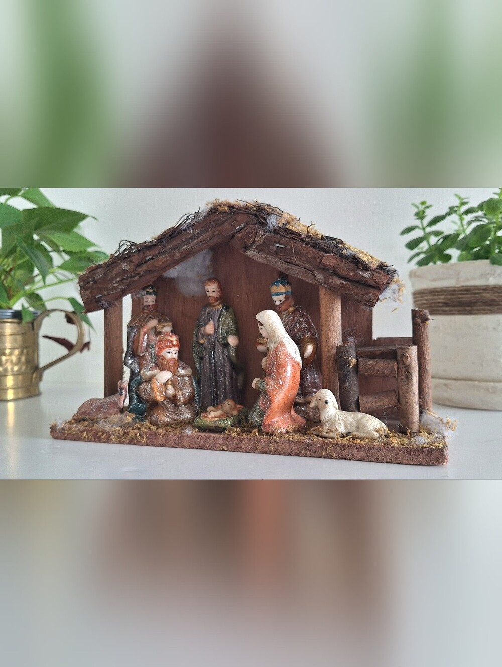 Small nativity scene with six figures